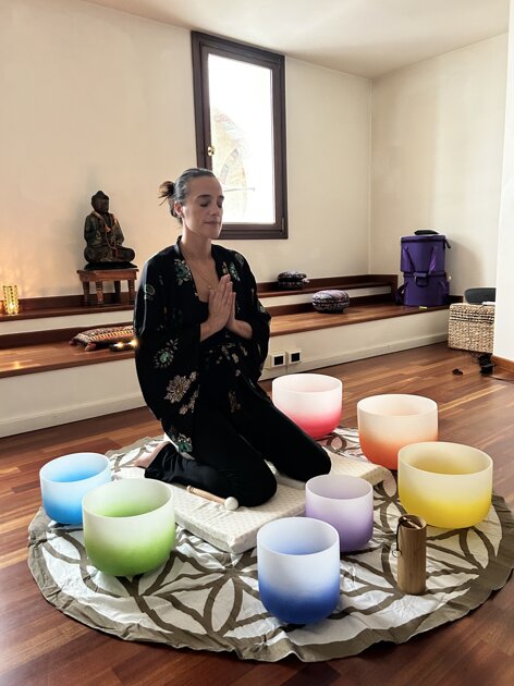 Bagno Sonoro per riequilibrare e armonizzare i Chakra, chiara rech, meditazione treviso Bagno Sonoro per riequilibrare e armonizzare i Chakra, chiara rech, meditazione treviso