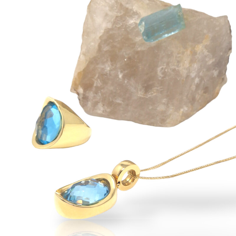 collezione-di-gioielli-in-acquamarina-collana-piu-anello-in-oro-18-carati-750-pendente-collana-e-anello
