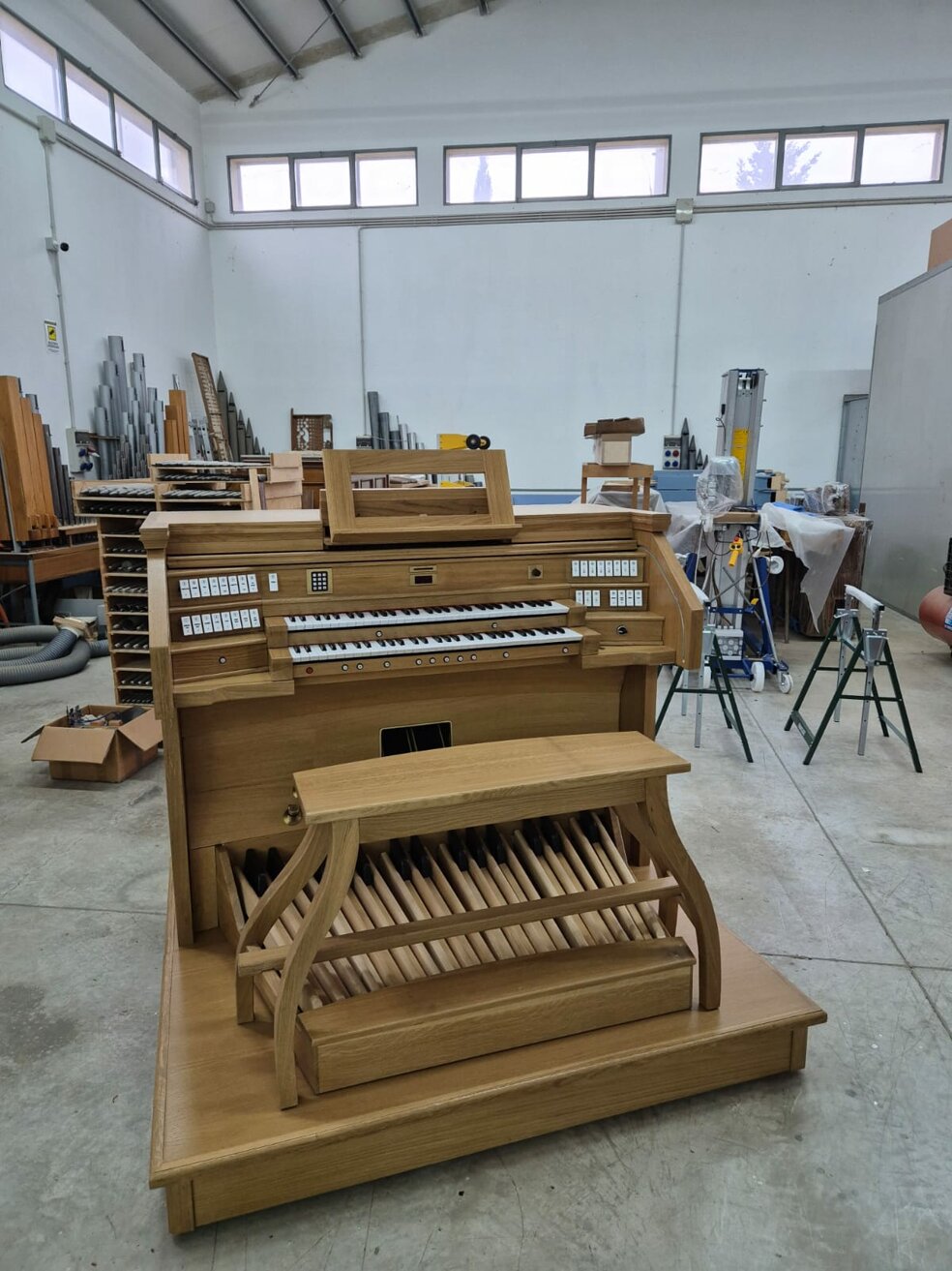 costruzione nuova consolle organo chiesa s.domenico- saponara marittima (me).jpeg