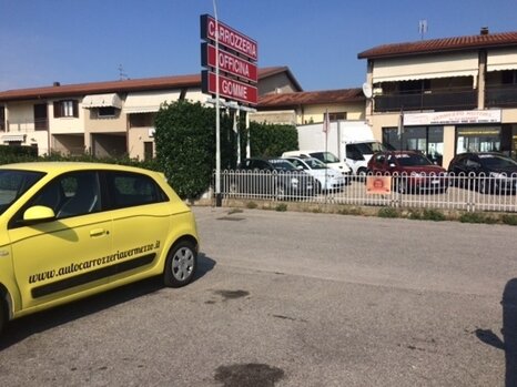 auto di cortesia.jpeg