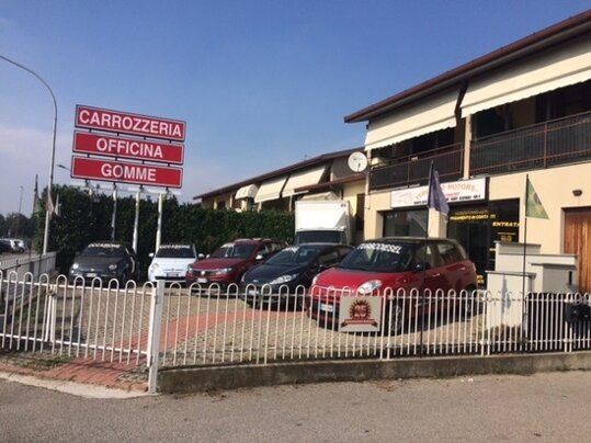 autocarrozzeria_home.jpeg autocarrozzeria_home.jpeg