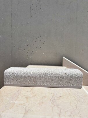 davanzale con mezzo toro bocc..jpeg