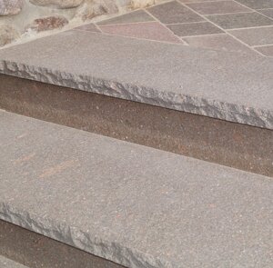 scala in porfido, gradini, alzate, porfido del Trentino, scalini, porfido grigio viola, scale, pietra scala in porfido, gradini, alzate, porfido del Trentino, scalini, porfido grigio viola, scale, pietra