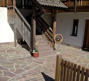 eyJpdCI6Im1vc2FpY28sIG9wdXMtaW5jZXJ0dW0sIHBhbGxhZGlhbmEsIHBvcmZpZG8tZGVsLXRyZW50aW5vIiwiZGUiOiJQT0xZR09OQUxQTEFUVEVOLCCgT2JlcmZs5GNoZS1icnVjaHJhdSwgcG9ycGh5ciIsImZyIjoibW9zYWlxdWVzLCBvcHVzLWluY2VydHVtLCBwb3JwaHlyZSwgdHJlbnRpbm8sIHBpZXJyZS1uYXR1cmVsbGUiLCJlbiI6ImNyYXp5LXBhdmluZywgb3B1cy1pbmNlcnR1bSwgcG9ycGh5ciwgdHJlbnRpbm8sIG5hdHVyYWwtc3VyZmFjZSJ9