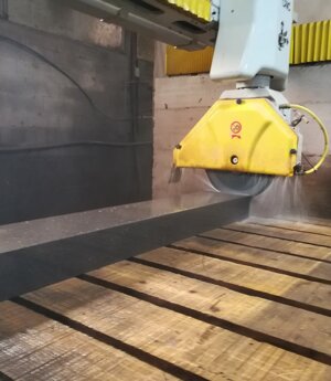 eyJpdCI6ImdyYWRpbmkgbWFzc2ljY2kgcG9yZmlkbyAiLCJkZSI6ImJsb2Nrc3R1ZmVuLCBwb3JwaHlyLCBnZWZsYW1tdGUgT2JlcmZs5GNoZSIsImVuIjoibWFzc2l2ZS1zdGVwcywgcG9ycGh5ciwgZmxhbWVkLXN1cmZhY2UifQ==