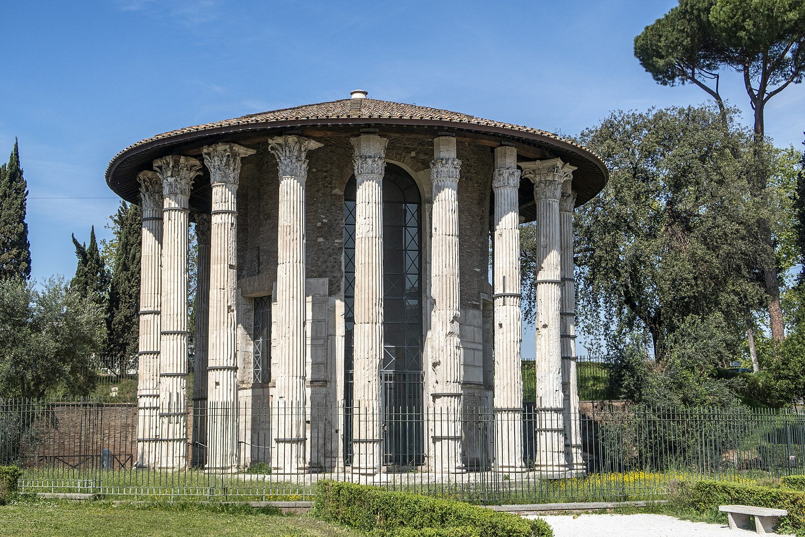 IL TEMPIO DI ERCOLE VINCITORE DI ROMA IL TEMPIO DI ERCOLE VINCITORE DI ROMA