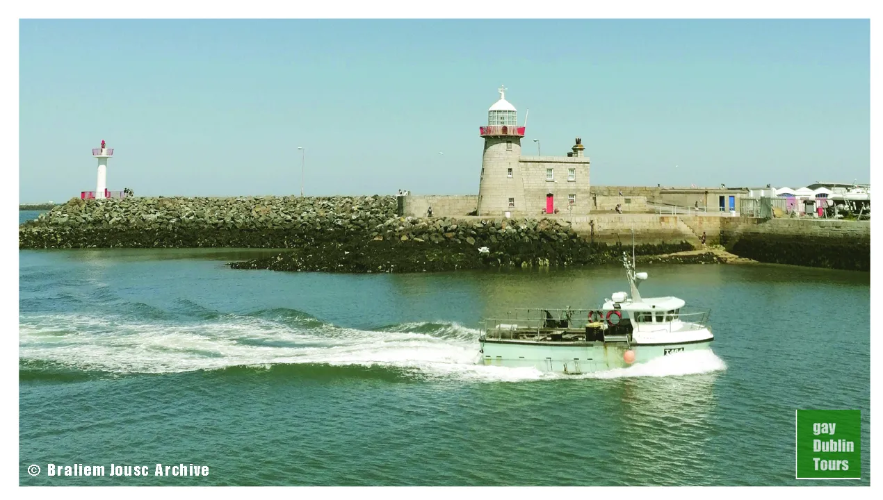 Outdoor gay friendly tours in Dublin visiting Howth cliffs and summit