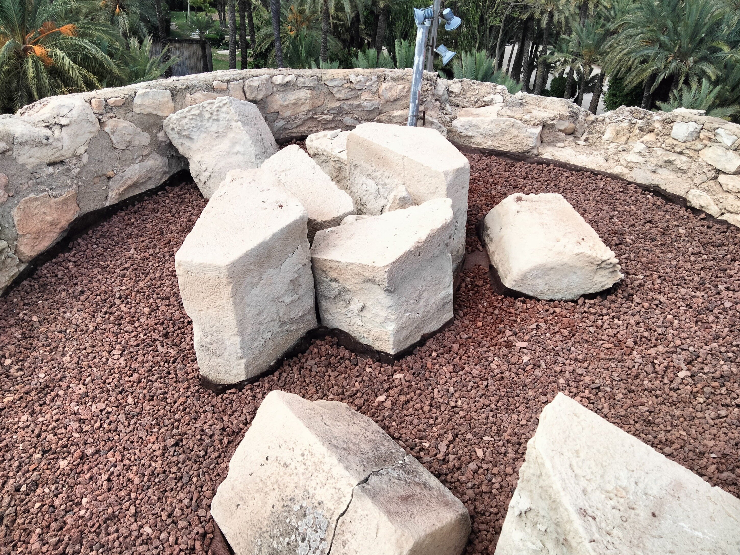 5.-grava-decorativa-sobre-malla.jpeg 5.-grava-decorativa-sobre-malla.jpeg