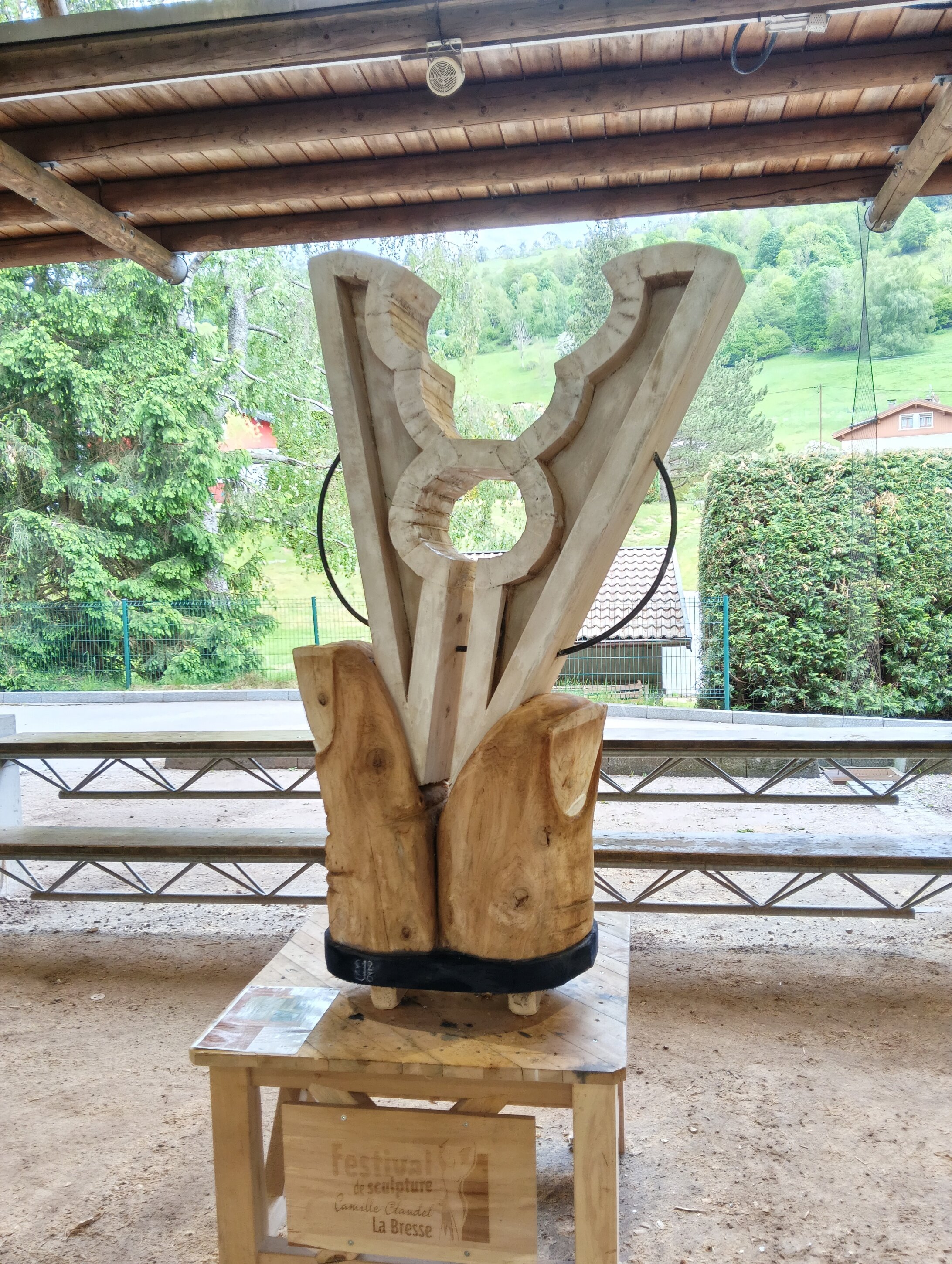 Vista de la escultura