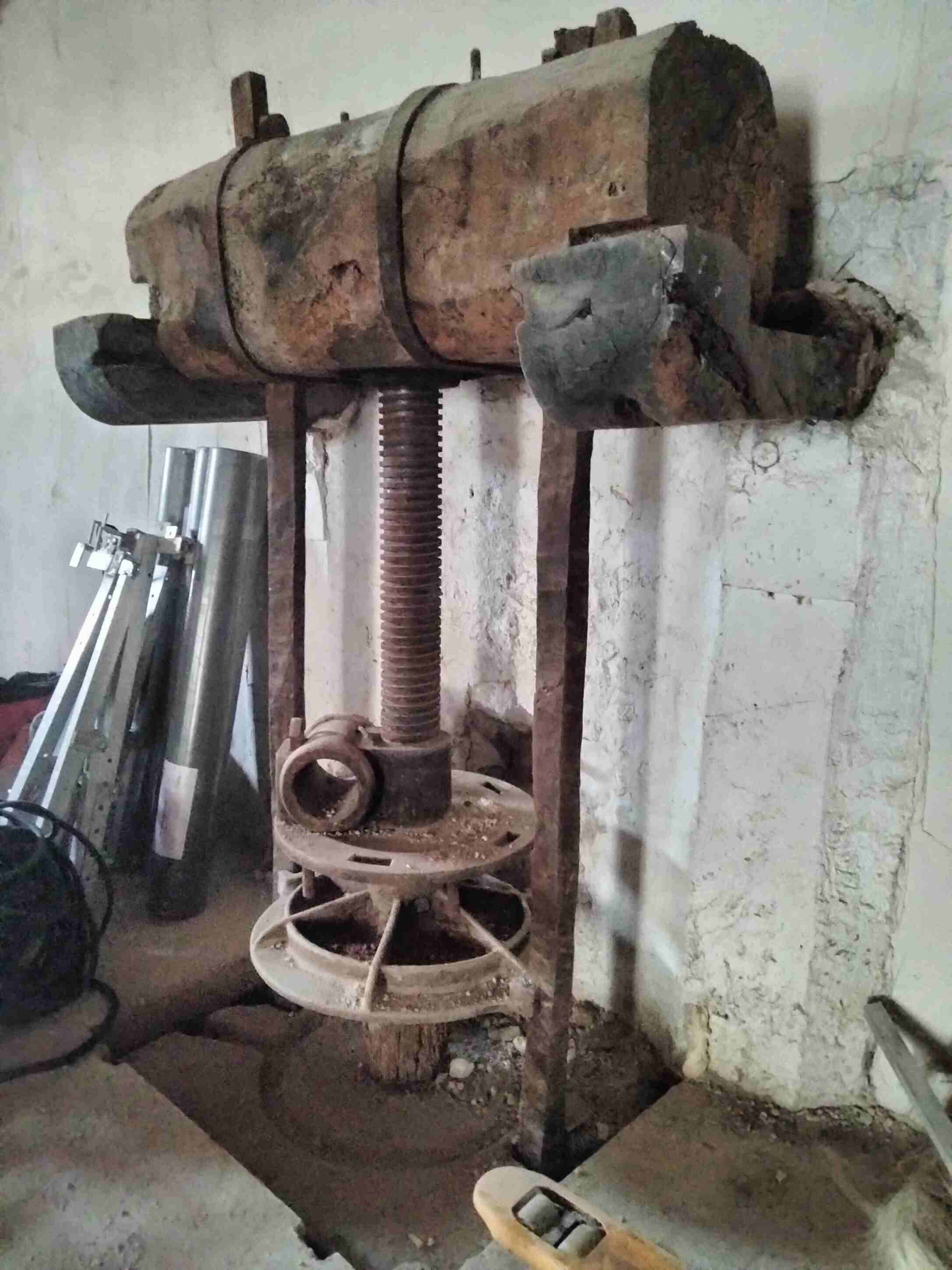 Prensa antes de la restauración