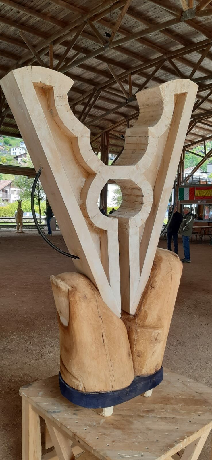 Vista de la escultura