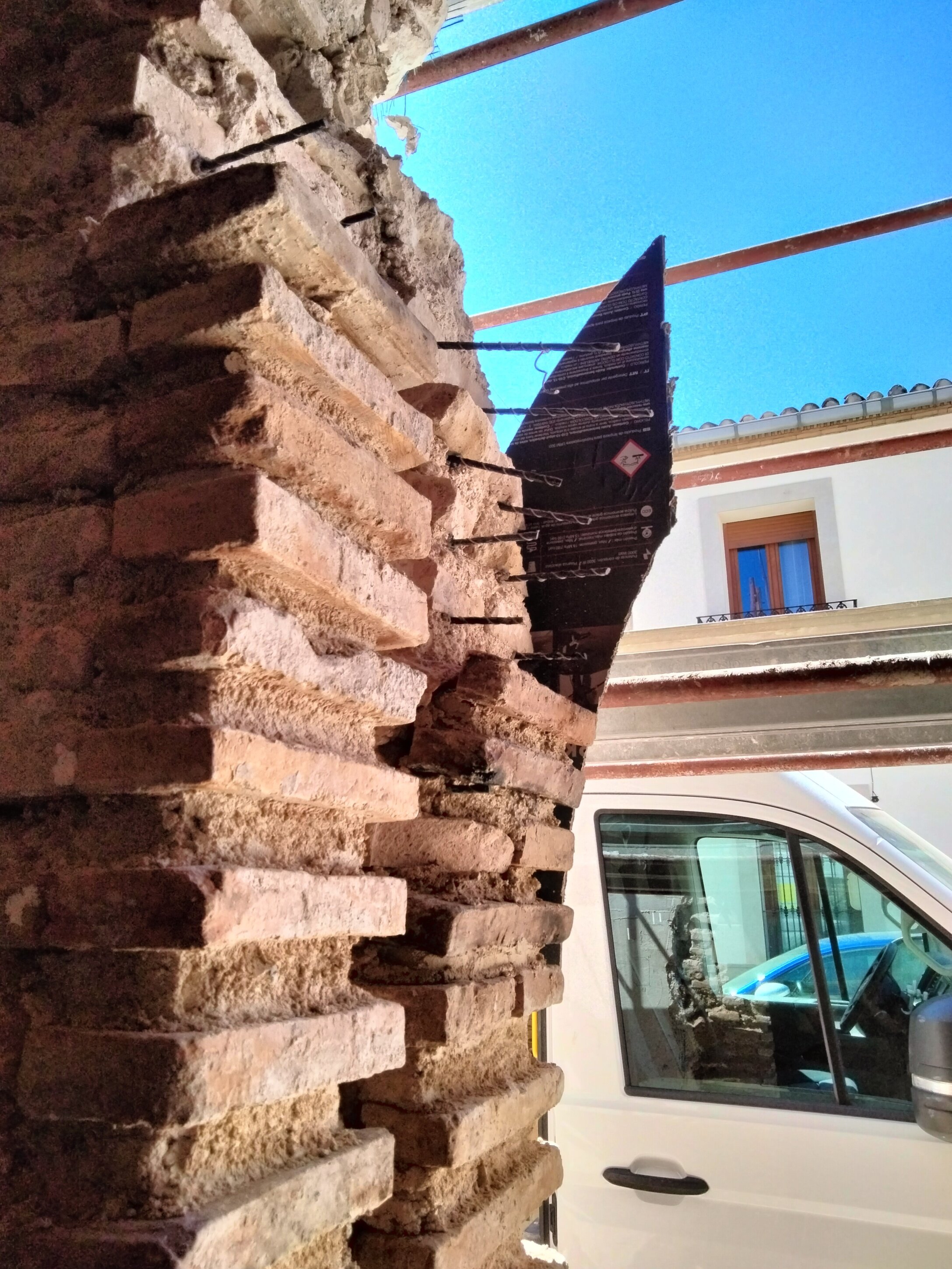 Proceso de reconstrucción del doble arco de entrada