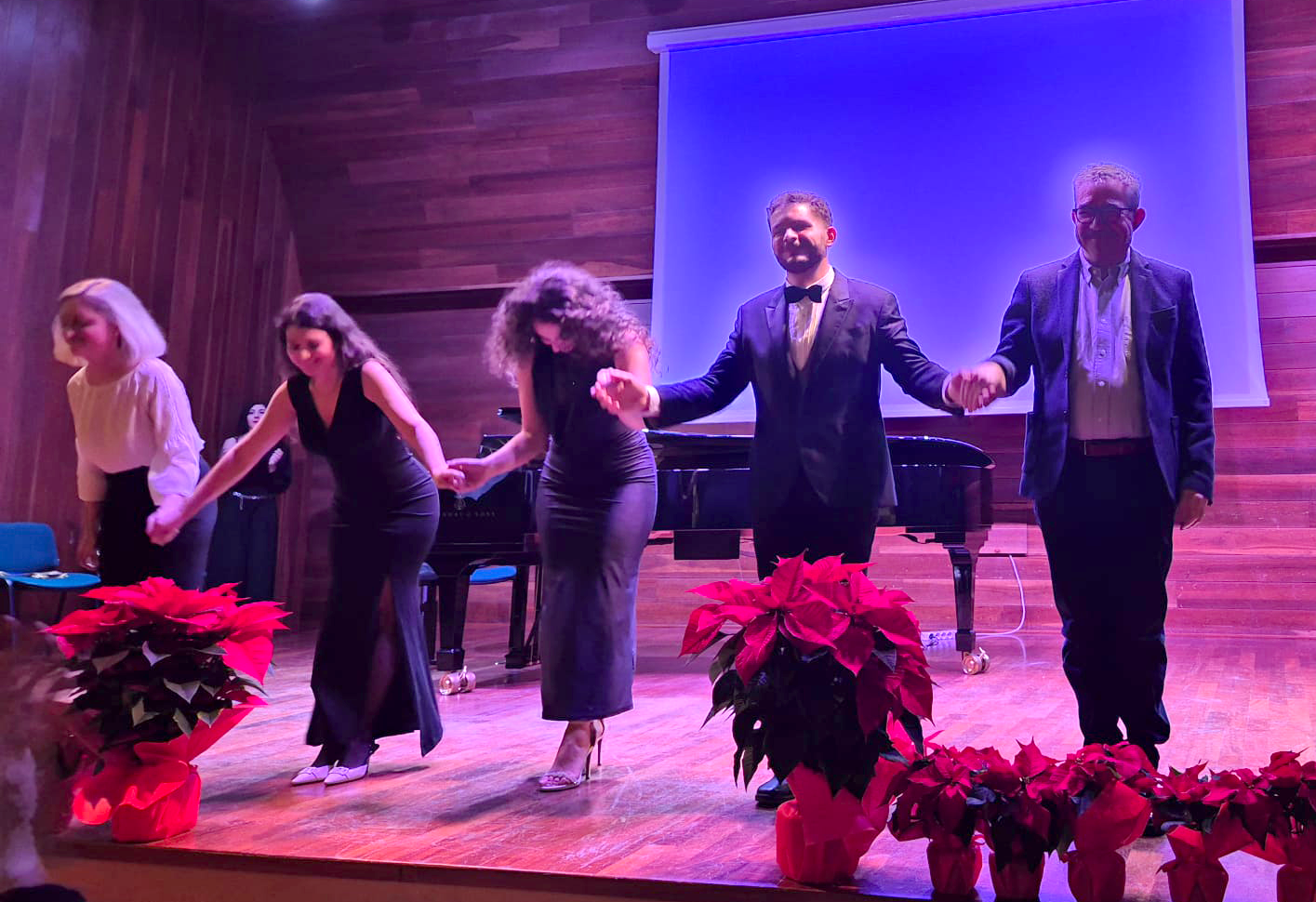 Un bellissimo concerto di voci, musica e speranza.