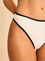 bikini-bianco-3d-con-ricamo-e-fiore-nero-applicato-taglia-xl