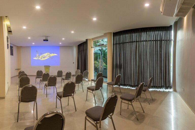 salón maguarí.jpeg salón maguarí.jpeg