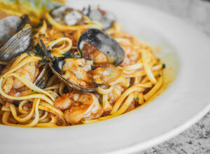 Uno dei tanti piatti di pesce preparati all'hotel Raimondi