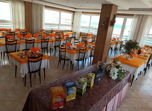 La sala da pranzo dell'hotel Raimodni