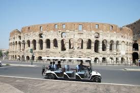 Roma - Il Centro ostaggio delle golf car. «Un’invasione fuori controllo»