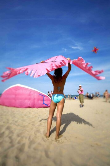 Bambina con acquilone