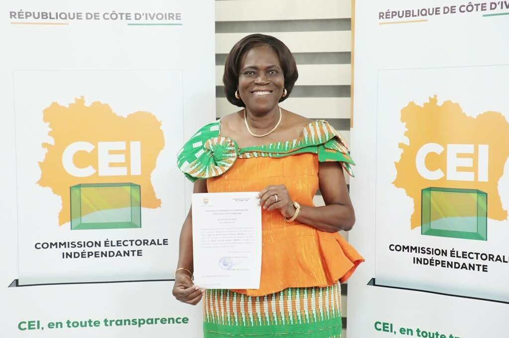 Présidentielle 2025: Simone Ehivet Gbagbo a déposé, le dimanche soir, son dossier de candidature à la CEI Présidentielle 2025: Simone Ehivet Gbagbo a déposé, le dimanche soir, son dossier de candidature à la CEI