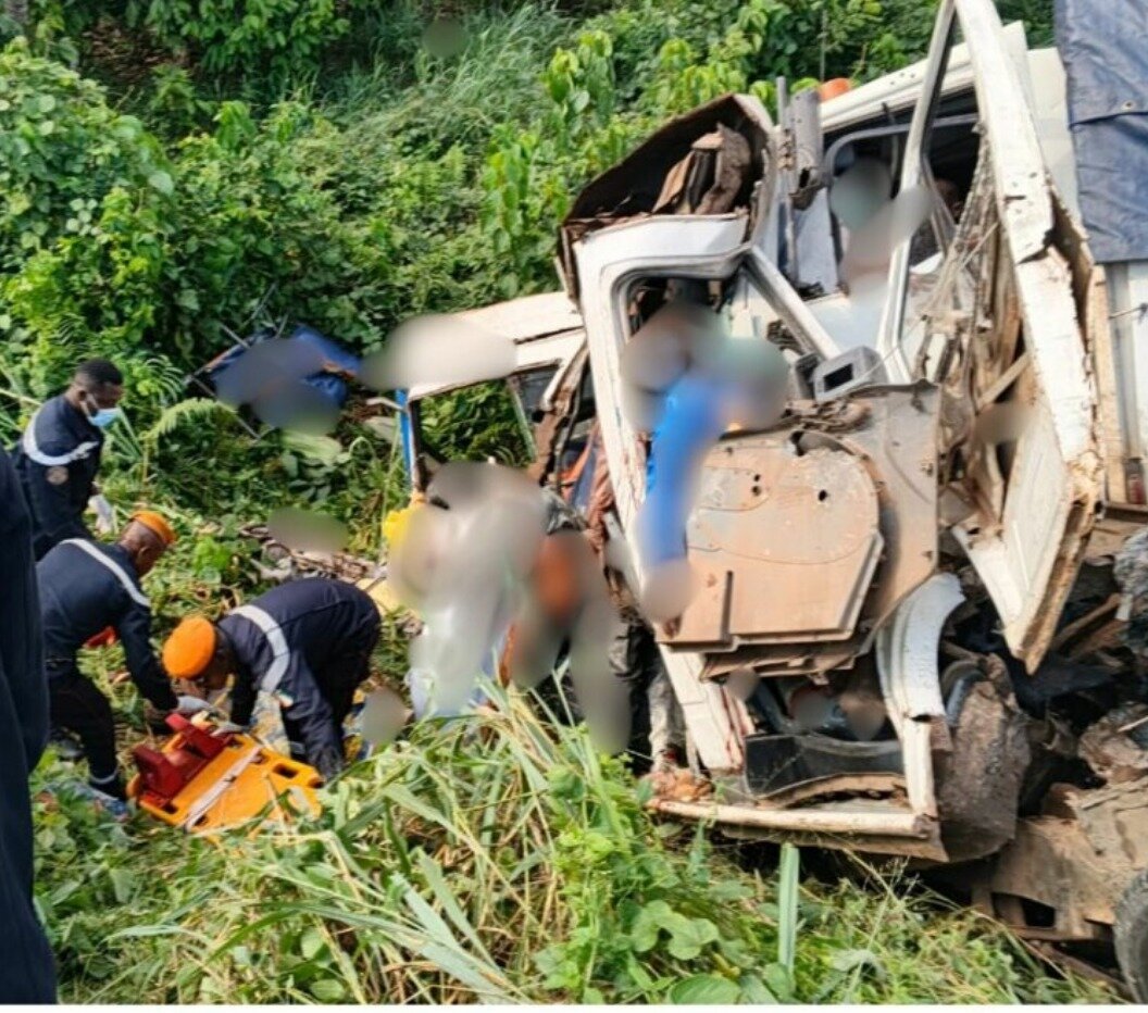 San Pedro-Sassandra : Un choc violent entre un camion et un minicar fait 12 morts