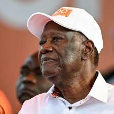 L&rsquo;&Eacute;tat ignore, la rue d&eacute;vore : Dipl&ocirc;m&eacute;s le jour, brouteurs ou escortes la nuit..Le prix sanglant de la survie en C&ocirc;te d&rsquo;Ivoire