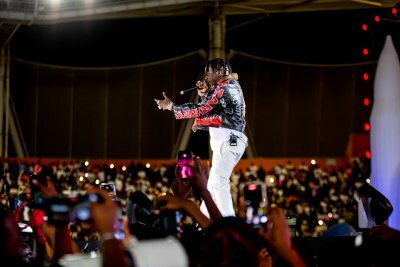 musique-concert-du-rappeur-ivoirien-didi-b-au-stade-felix-houphouet-boigny_1b09ggkwcm7.jpeg musique-concert-du-rappeur-ivoirien-didi-b-au-stade-felix-houphouet-boigny_1b09ggkwcm7.jpeg