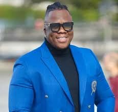 Apoutchou Donne une Le&ccedil;on de Solidarit&eacute; au Monde Entier !