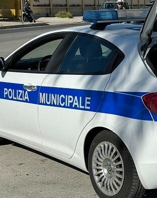 polizia-locale2.jpeg polizia-locale2.jpeg