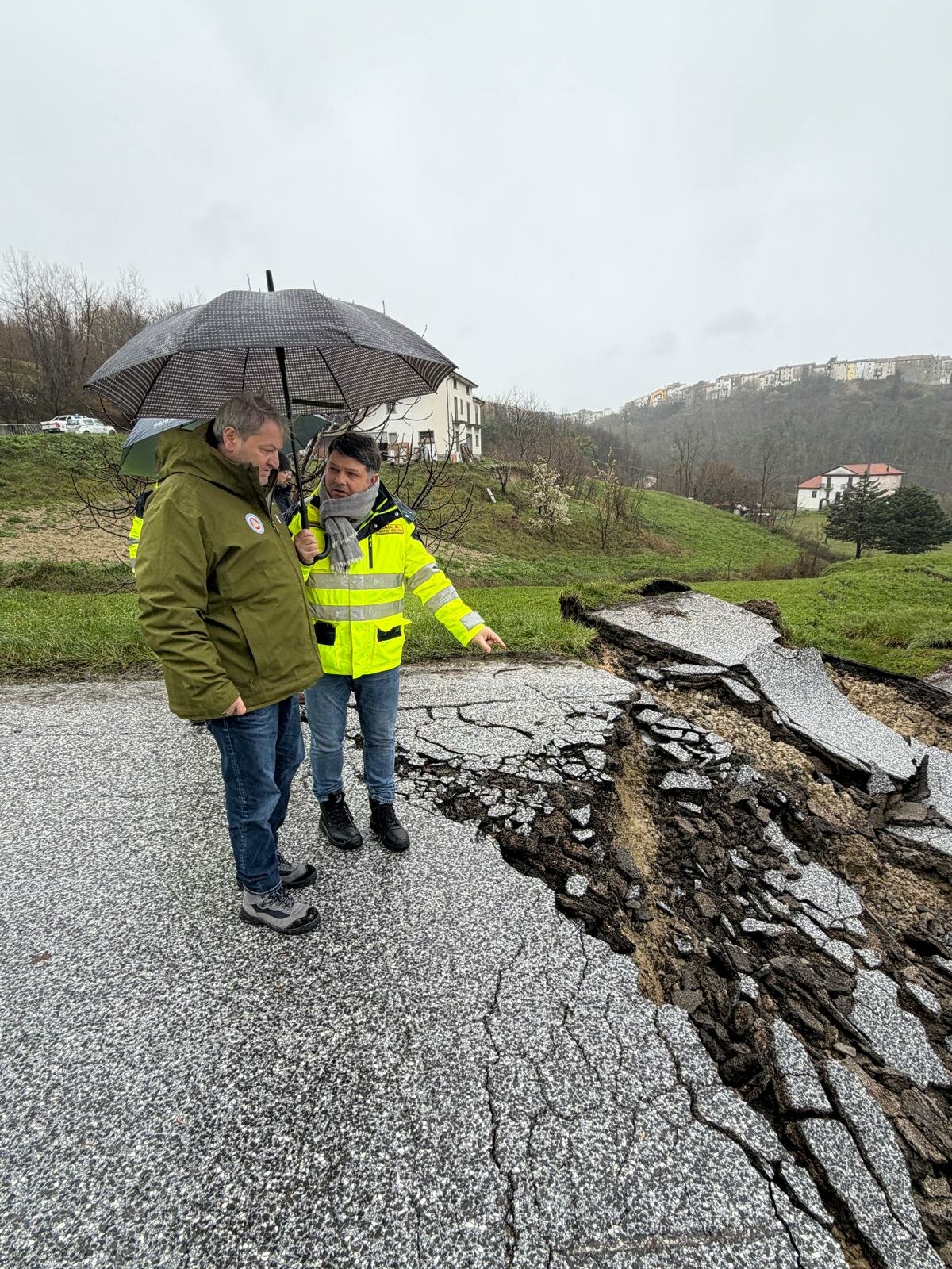 🛣️ Emergenza Molise, Roberti corre ad Agnone: &laquo;Priorit&agrave; alle aree interne, nessuno rester&agrave; isolato&raquo;