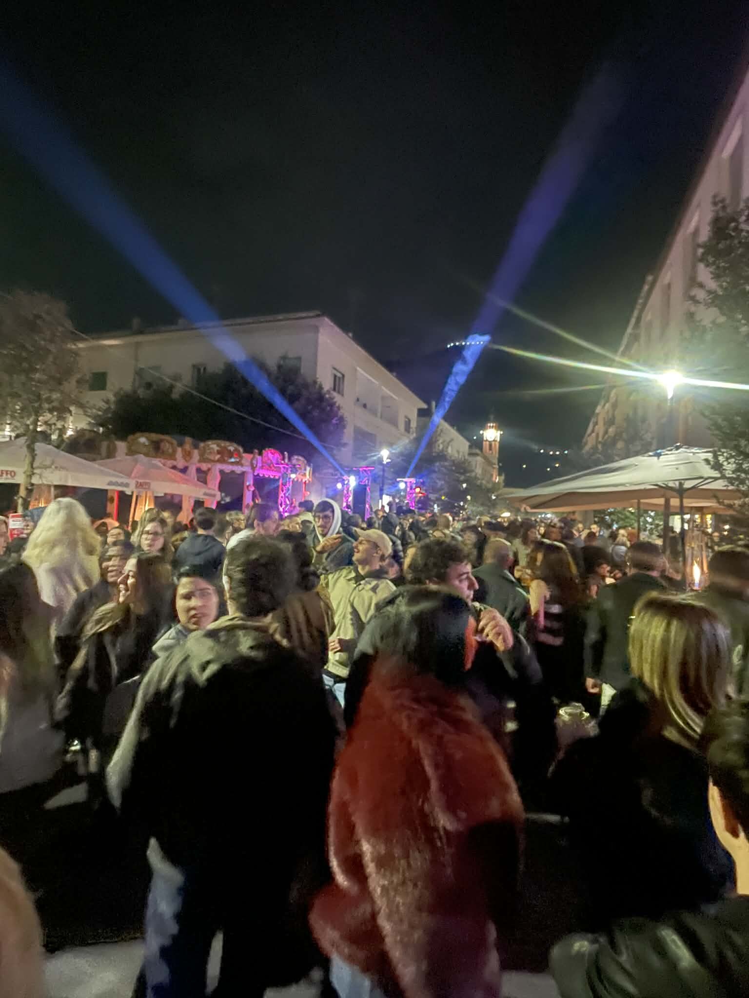 🛍️ Cassino in Vetrina: il centro si riempie per lo &lsquo;Sbaracco&rsquo; e la Notte Bianca