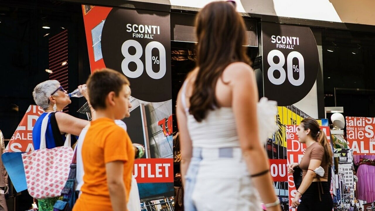 Saldi estivi al via in Molise: sosta gratuita a Campobasso per la prima giornata