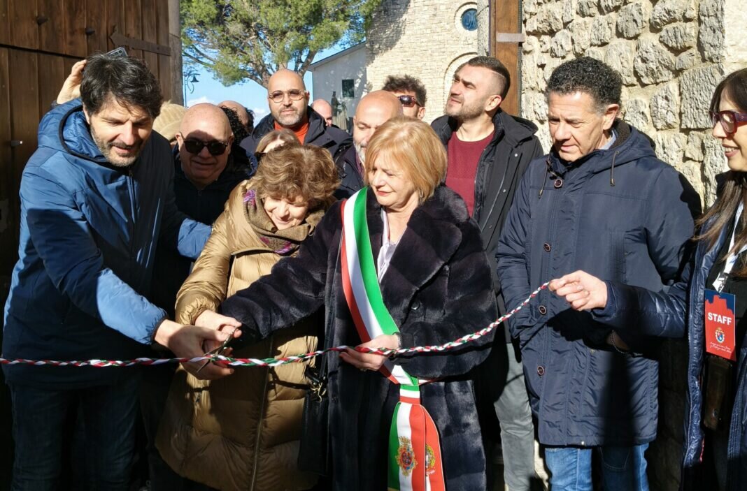 🏰 Il Castello Monforte riapre le porte: il M5S rivendica la 'scelta coraggiosa' del 2022