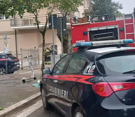 🔥 Inferno all'alba in Viale Dante: fiamme in un appartamento, salvati sette giovani