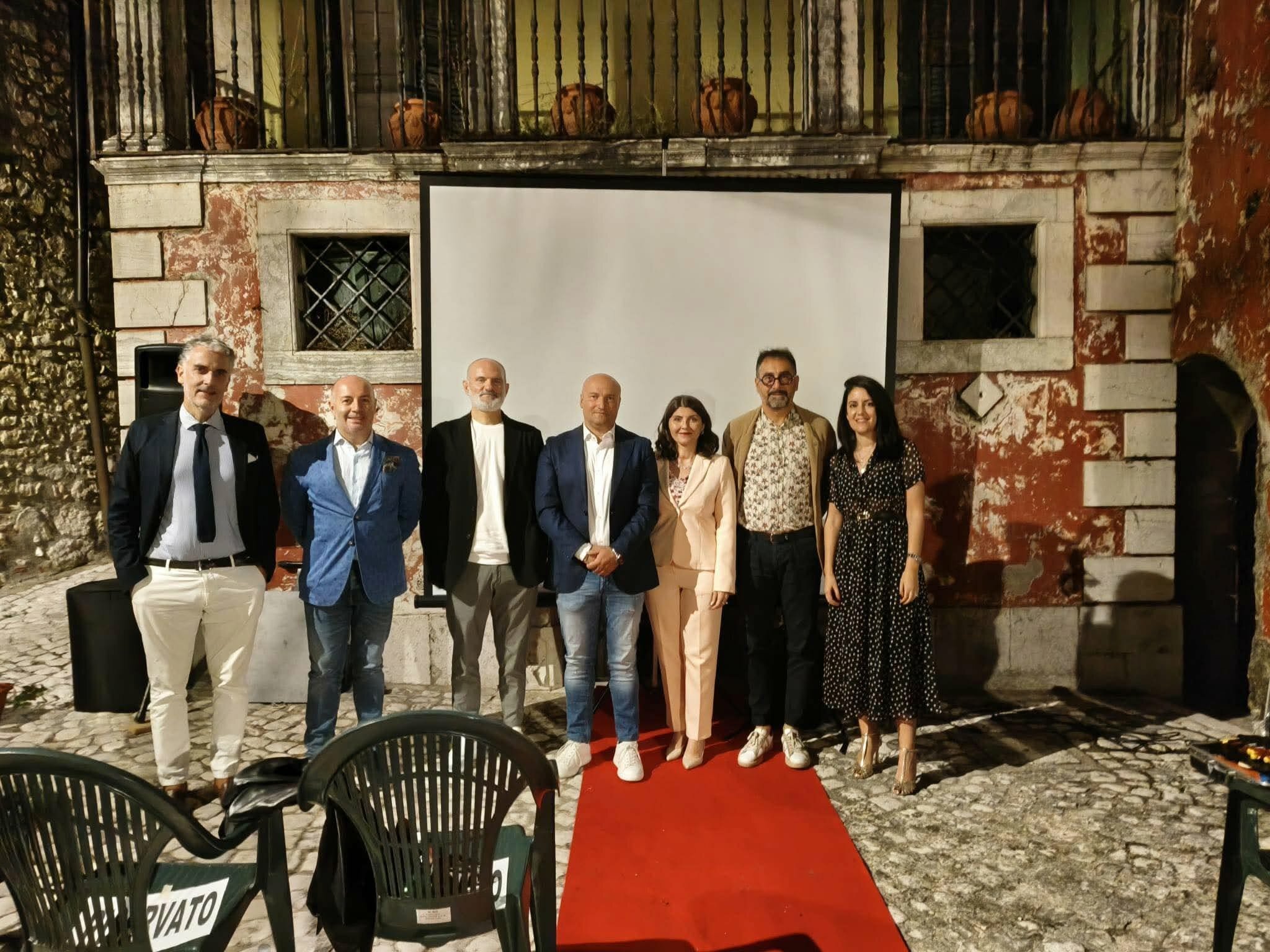 Il cinema sociale conquista la piazza: successo per la prima edizione di 'Oltre lo schermo' a Macchia d’Isernia