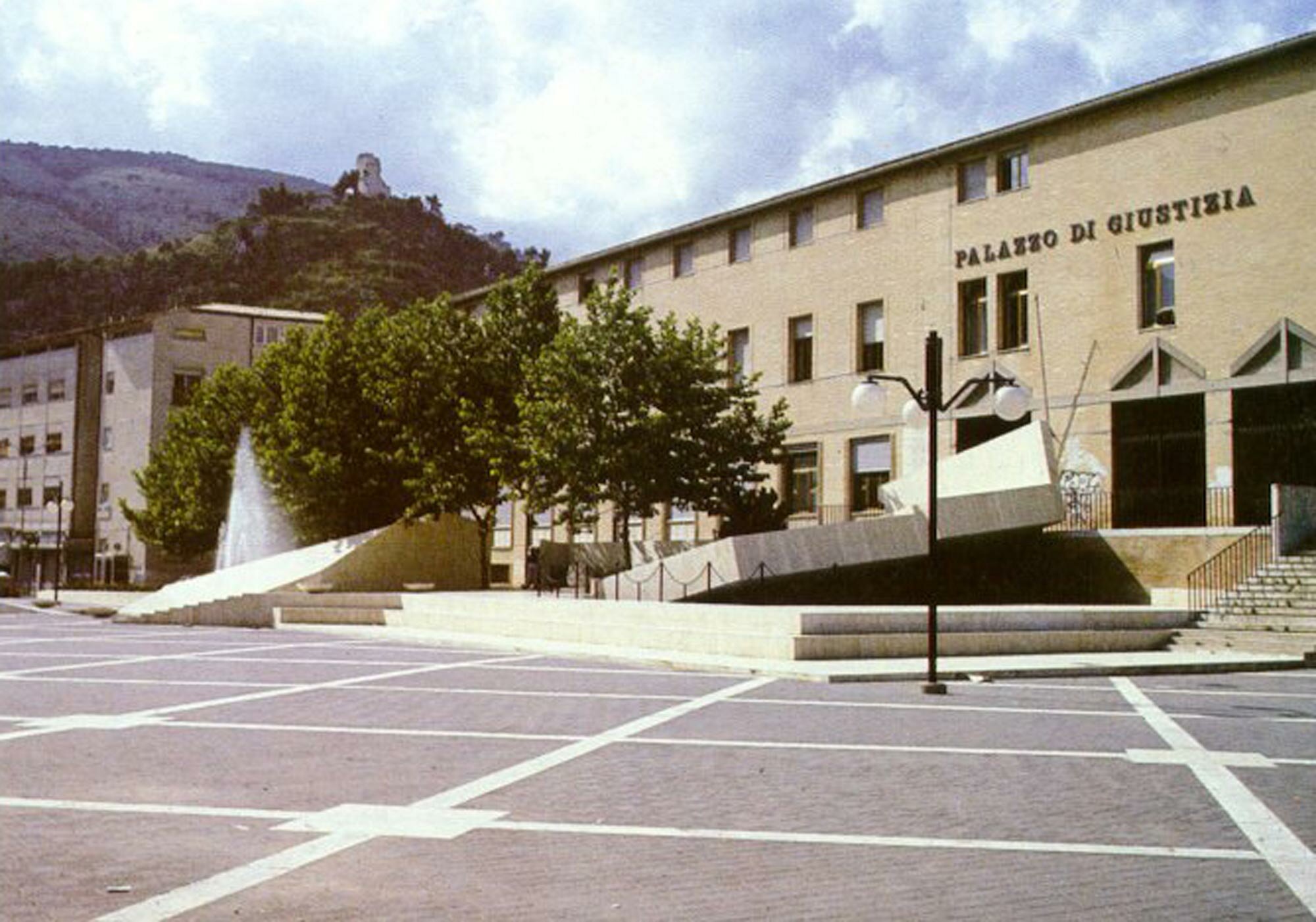 Via libera al restyling di Piazza Labriola: il Comune avvia l'iter per un progetto da 3,7 milioni