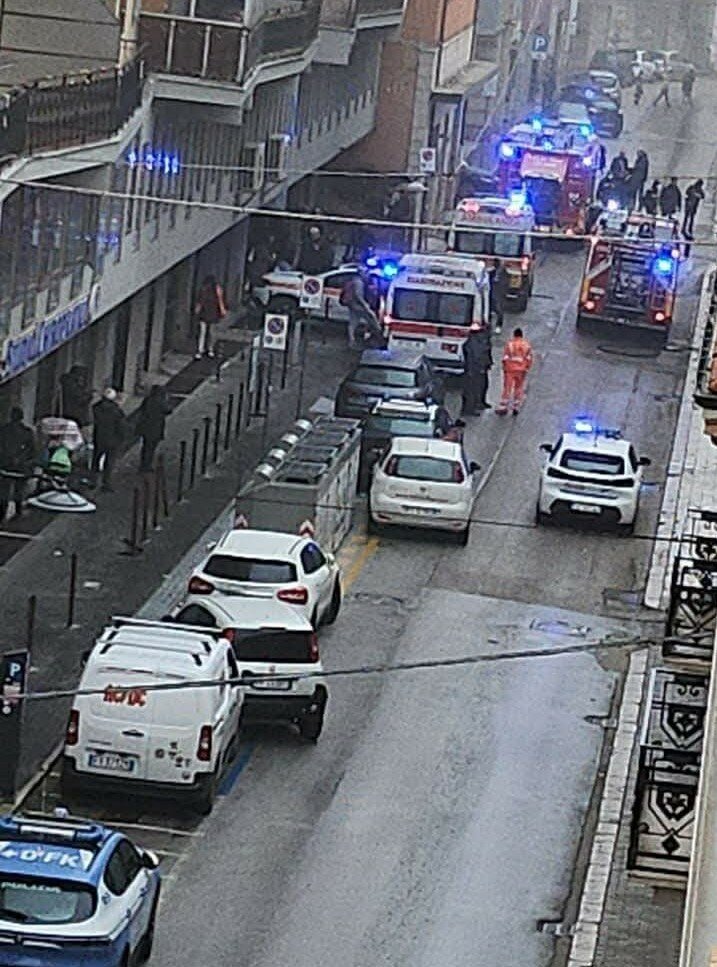 🔥 Paura in via Garibaldi: fiamme alla Corte dei Conti, evacuati gli uffici