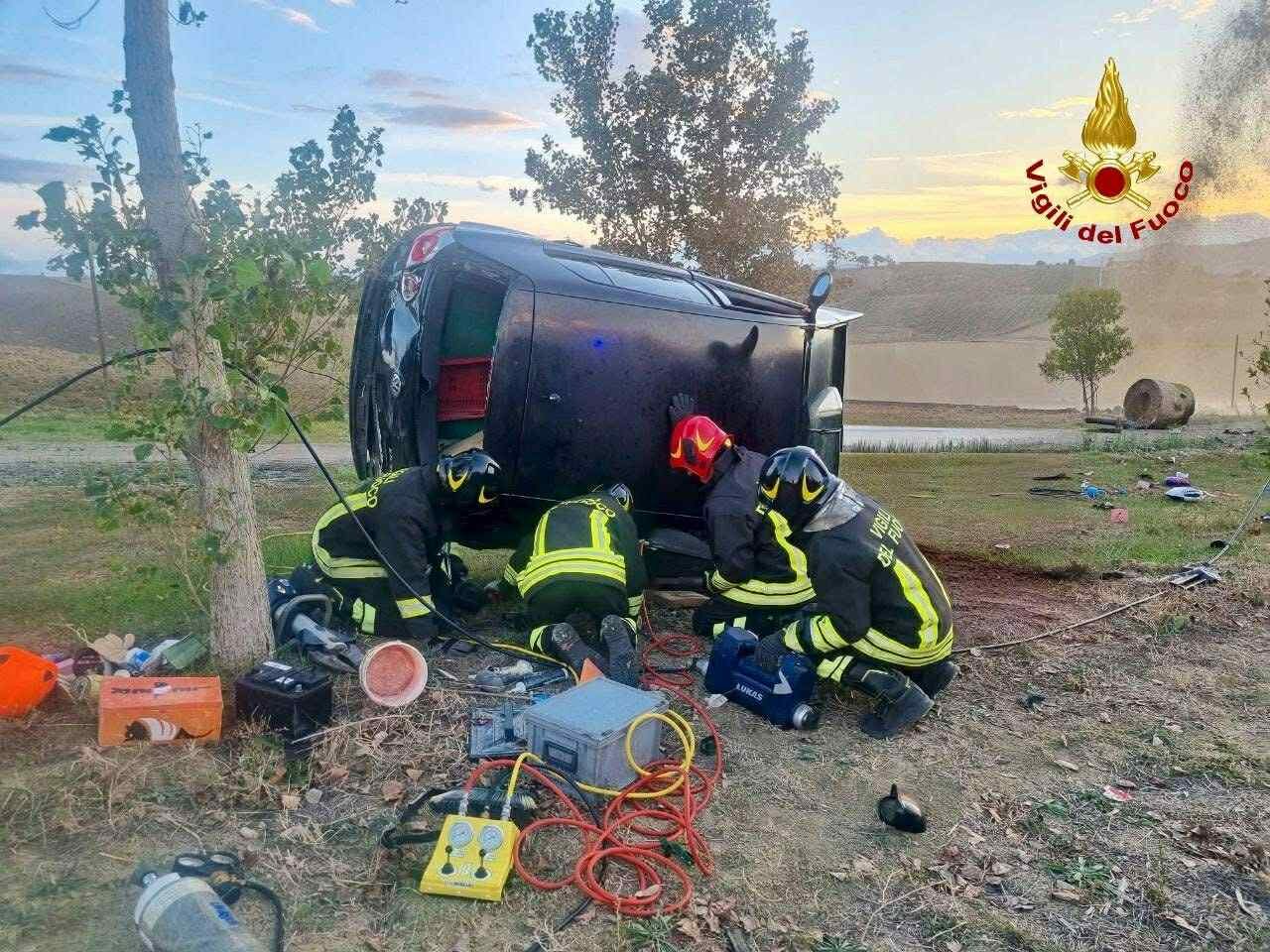Tragedia a Montenero di Bisaccia: 25enne incinta muore in un grave incidente