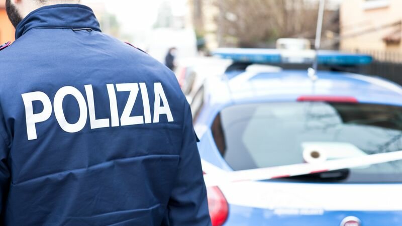 poliziaa.jpeg poliziaa.jpeg