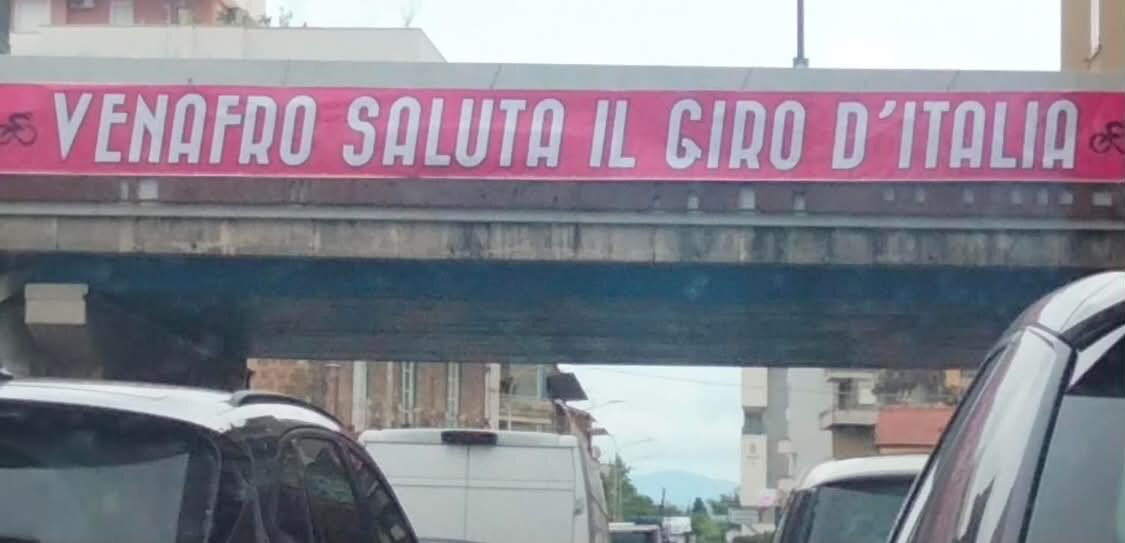 🌸 Festa Rosa in Molise: il Giro d'Italia conquista la provincia di Isernia tra ali di folla
