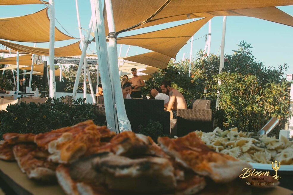food & drink in spiaggia