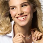 collana-donna-luca-barra-acciaio-infinito-e-zirconi-bianchi-ck2218