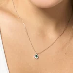 collana-donna-luca-barra-acciaio-elemento-zirconi-verdi-e-bianchi-ck2227