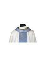 casula-avorio-con-stolone-celeste-in-misto-lana-ref-02cla08008