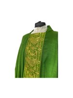 casula-verde-in-tessuto-fiammato-con-stolone-e-ricamo-floreale-ref-02cla4003