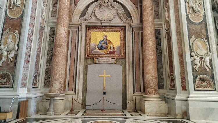 Il silenzio del mattone: si chiude la Porta Santa di San Pietro