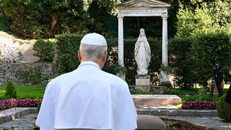Il Tempo del Riposo: la Lezione Spiritualit&agrave; delle Ferie e il Ritorno del Papa a Castel Gandolfo