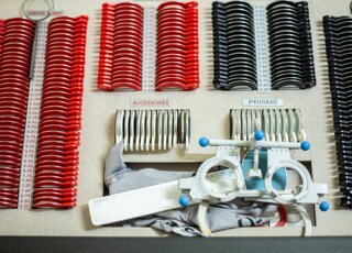 Kit per esame visivo a domicilio Kit per esame visivo a domicilio