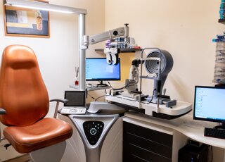 postazione per esame della vista computerizzato postazione per esame della vista computerizzato