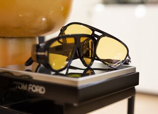Tom Ford occhiali da sole con lenti gialle Tom Ford occhiali da sole con lenti gialle
